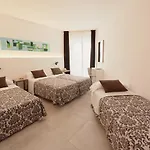 Miami - El De Siempre, Nunca Hotel