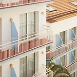 Miami - El De Siempre, Nunca Hotel