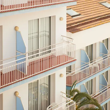 Miami - El De Siempre, Nunca Hotel